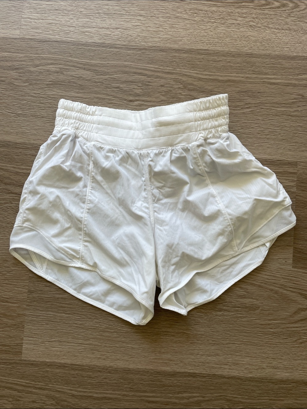 Lululemon Athletica Women's White Athletic Shorts with Elastic Waist